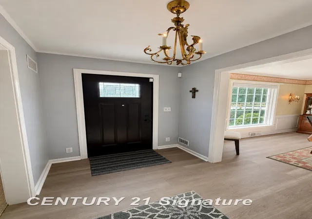 Photo 2 of Single family home for sale at 2520 Adams Blvd, Saginaw, MI 48602 | MLS# 50219807 | Listing updated on 2026-08-26