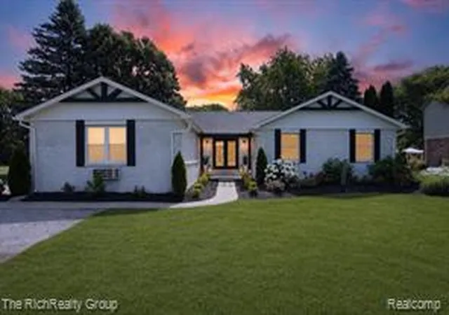 Homes for sale in Novi, MI | 25390 Wixom Rd, Novi, MI 48374 | MLS# 61008281