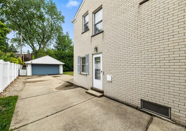 Photo 4 of Single family home for sale at 1877 Rosemont Rd, Berkley, MI 48072 | MLS# 61016276 | Listing updated on 2026-09-06
