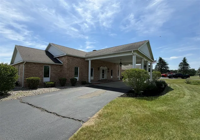 2nd image of 1111 N Lake Pleasant Rd #08, Hillsdale, MI 49242 | MLS# 70536924