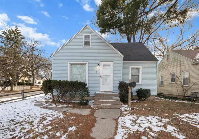 Homes for sale in Grand Rapids, MI | 2142 Kalamazoo Ave, Grand Rapids, MI 49507 | MLS# 70516693