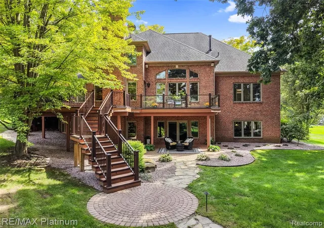 Photo 2 of Sale Pending at 3129 Sand Pebble Cove Dr, Pinckney, MI 48169 8237 | MLS# 61023826 | Listing updated on 2026-09-13