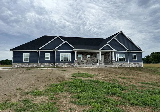 1st image of 9004 Charter Oak Ln, Saline, MI 48176 | MLS# 70436099
