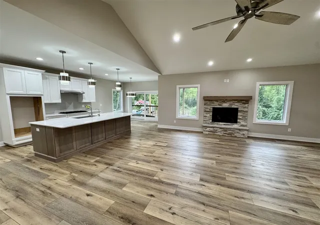 3rd image of 9004 Charter Oak Ln, Saline, MI 48176 | MLS# 70436099