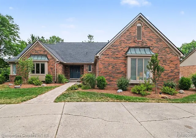 Photo 2 of Sale Pending at 25219 Bridlepath Ln, Farmington Hills, MI 48335 | MLS# 61021419 | Listing updated on 2026-08-18