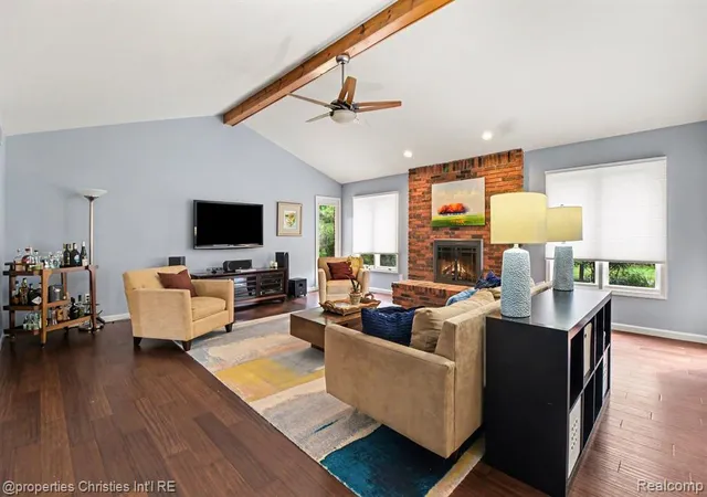 Photo 4 of Sale Pending at 25219 Bridlepath Ln, Farmington Hills, MI 48335 | MLS# 61021419 | Listing updated on 2026-08-18