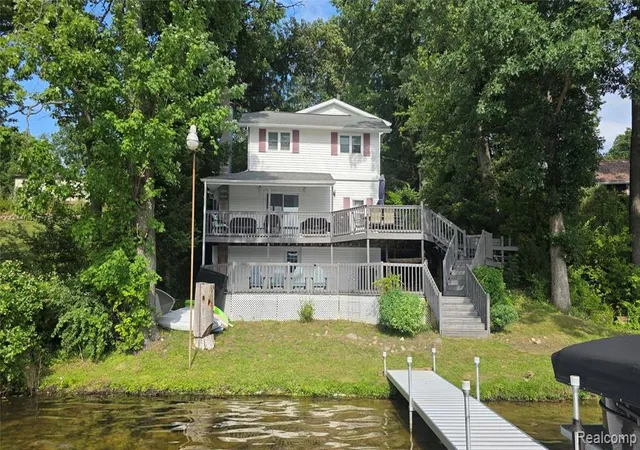 2nd image of 701 Community Dr, Battle Creek, MI 49014 | MLS# 61020707