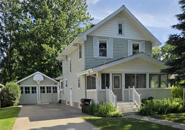 Homes for sale in Brooklyn, MI | 207 Michigan St, Brooklyn, MI 49230 | MLS# 70538316