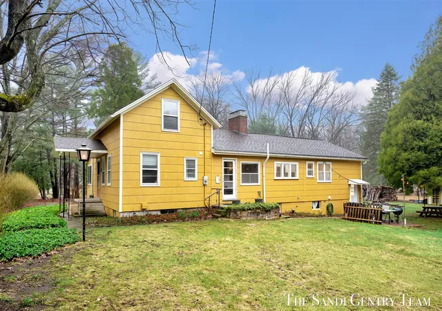 3rd image of 1111 2Nd St, Pentwater, MI 49449 | MLS# 70523554