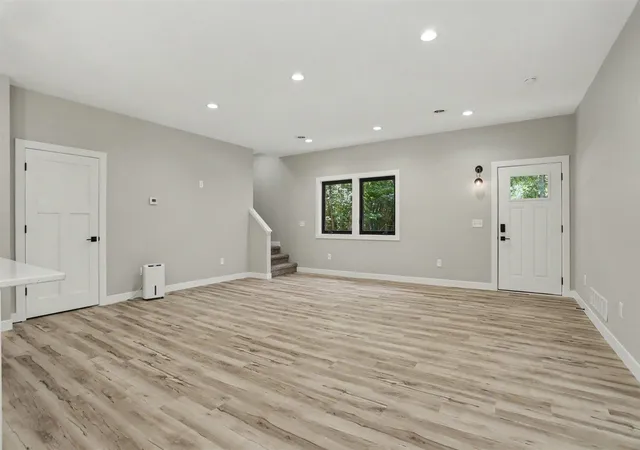 3rd image of 20160 Parkway Ave, Three Rivers, MI 49093 | MLS# 70544784
