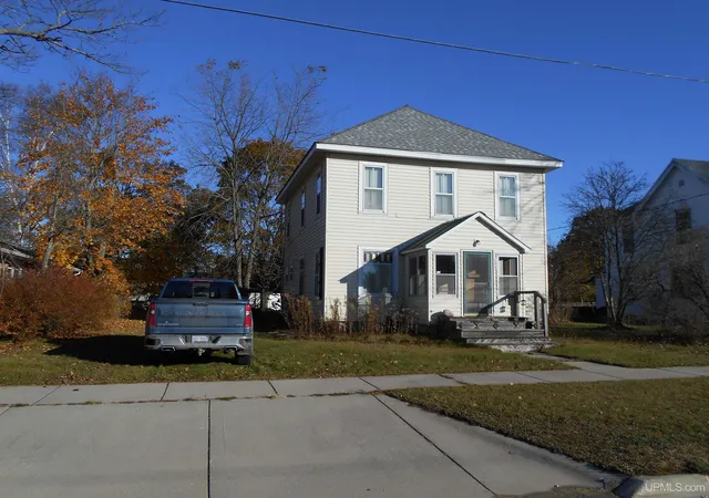 Homes for sale in Manistique, MI | 508 Michigan Ave, Manistique, MI 49854 | MLS# 50193273