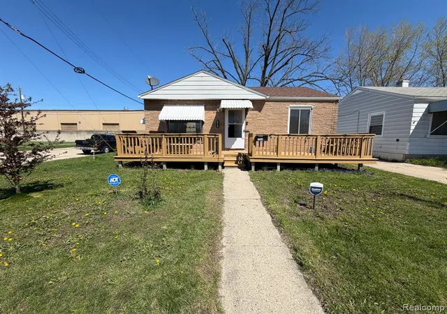 Homes for sale in Warren, MI | 7003 Lozier Ave, Warren, MI 48091 | MLS# 60986631