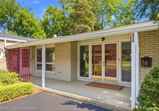 Photo 2 of Single family home for sale at 3159 Middlebury Ln, Bloomfield Hills, MI 48301 4176 | MLS# 61023373 | Listing updated on 2026-09-14