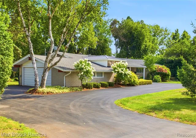 Photo 4 of Single family home for sale at 3159 Middlebury Ln, Bloomfield Hills, MI 48301 4176 | MLS# 61023373 | Listing updated on 2026-09-14