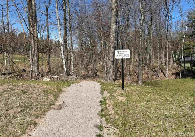 4th image of 3108 Hemlock Dr, Marquette, MI 49855 | MLS# 50208163