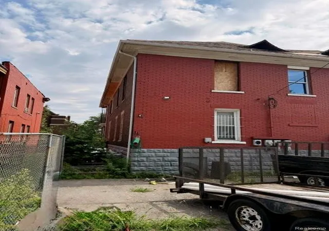 Listing Photo 2 - Condo for sale in building located at 1441 Livernois Ave, Detroit, MI 48209 2380
