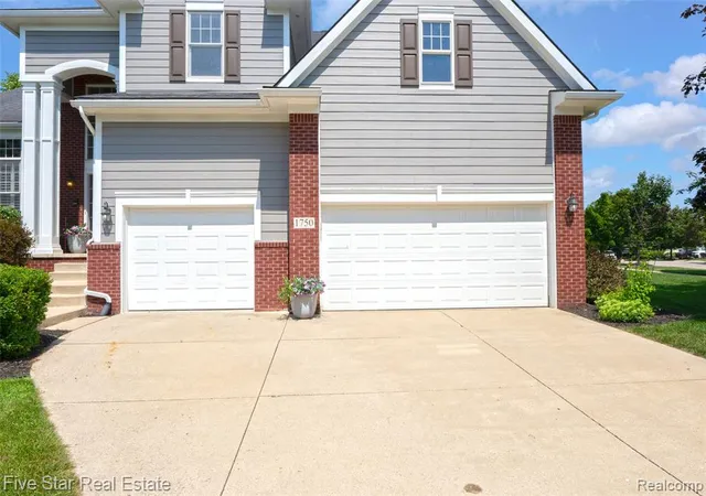 Photo 5 of Single family home for sale at 1750 Cheshire Ln, Commerce Township, MI 48382 | MLS# 61012304 | Listing updated on 2026-09-03