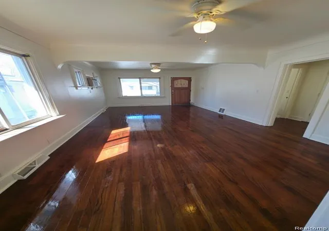 2nd image of 843 Ossington Ave, Flint, MI 48507 | MLS# 60983026