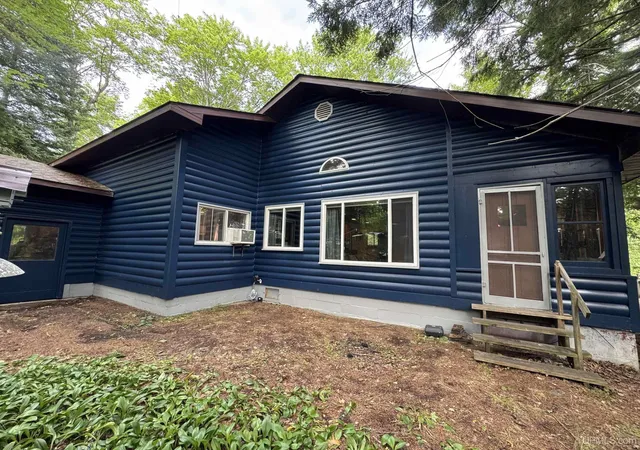 Photo 2 of Sale Pending at 428 Green Garden Rd, Marquette, MI 49855 | MLS# 50215852 | Listing updated on 2026-08-27