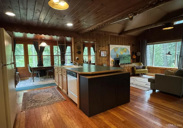 Photo 3 of Sale Pending at 428 Green Garden Rd, Marquette, MI 49855 | MLS# 50215852 | Listing updated on 2026-08-27