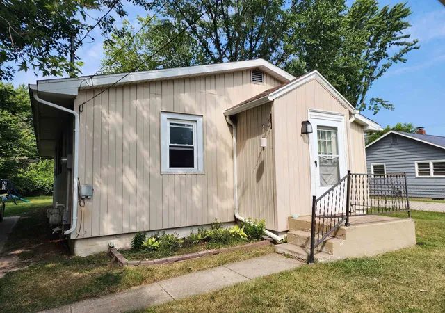 2nd image of 130 Lapeer St, Standish, MI 48658 | MLS# 50216219