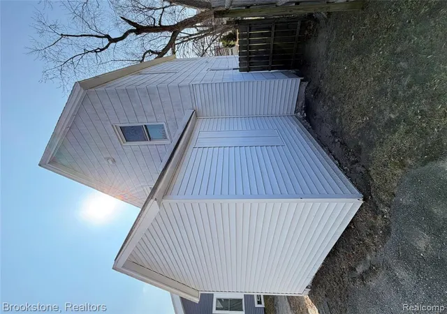 3rd image of 398 N Saginaw St, Pontiac, MI 48342 | MLS# 60976670
