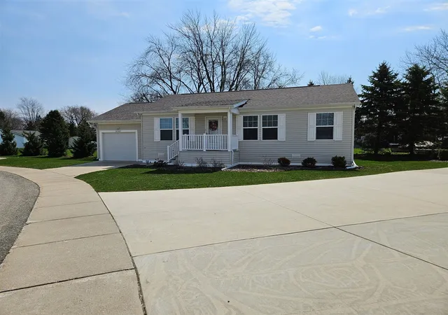 Homes for sale in Jenison, MI | 6543 W Meadowlark Dr, Jenison, MI 49428 | MLS# 70524203
