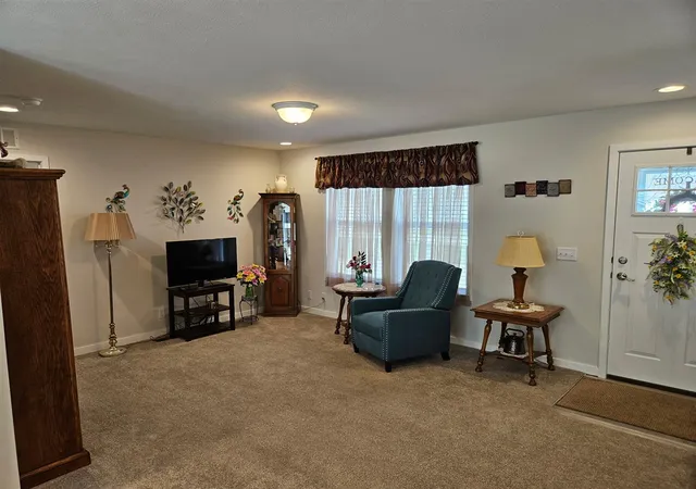 Homes for sale in Jenison, MI | 6543 W Meadowlark Dr, Jenison, MI 49428 | MLS# 70524203