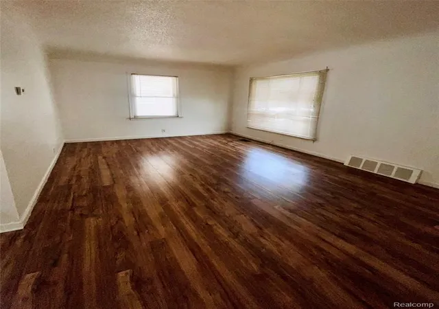 3rd image of 2406 Gold Ave, Flint, MI 48503 2196 | MLS# 61008945