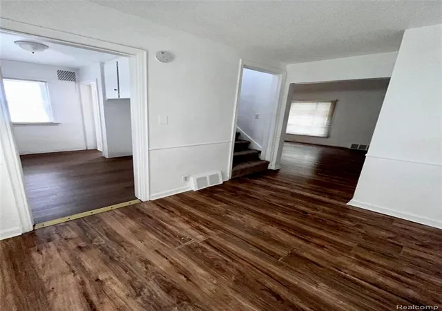 5th image of 2406 Gold Ave, Flint, MI 48503 2196 | MLS# 61008945