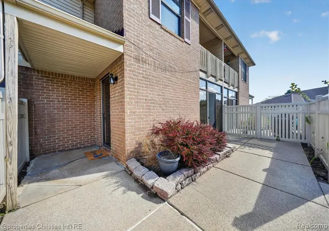 Photo 3 of Sale Pending at 61175 Greenwood Dr, South Lyon, MI 48178 1706 | MLS# 61025531 | Listing updated on 2026-09-08