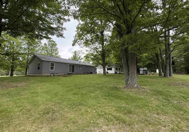 Homes for sale in Gladwin, MI | 10263 Maple Valley Rd, Gladwin, MI 48624 | MLS# 50212611