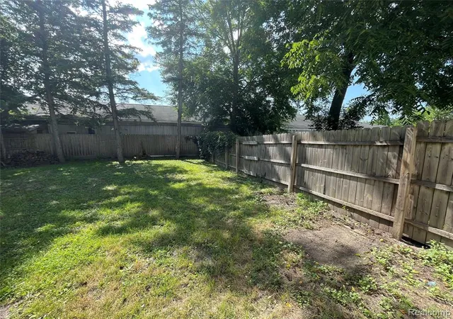 2nd image of 2021 Benjamin St, Saginaw, MI 48602 | MLS# 60399329