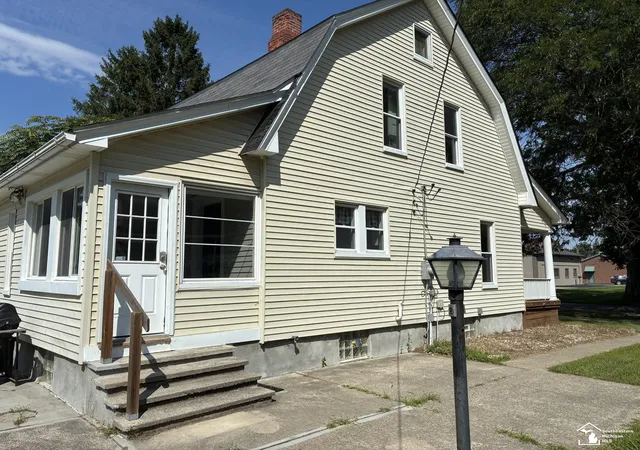 Photo 2 of Sale Pending at 42 E Elm St, Petersburg, MI 49270 | MLS# 50219883 | Listing updated on 2026-09-13