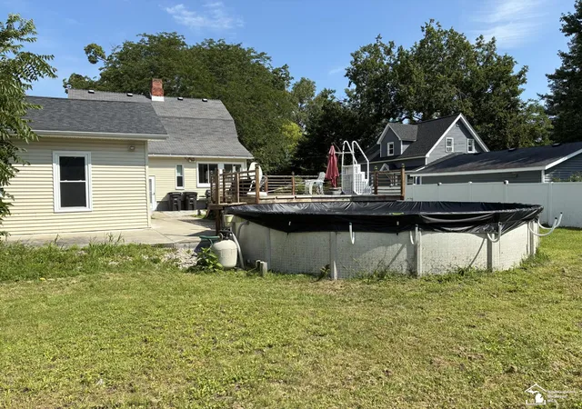 Photo 3 of Sale Pending at 42 E Elm St, Petersburg, MI 49270 | MLS# 50219883 | Listing updated on 2026-09-13