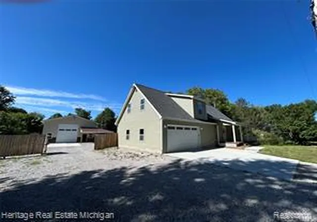 Homes for sale in Fowlerville, MI | 5835 Warner Rd, Fowlerville, MI 48836 | MLS# 61007688