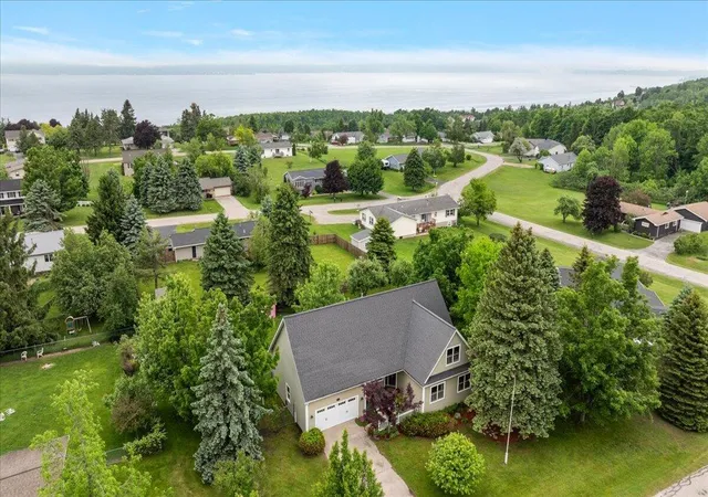 3rd image of 3162 Greenfield Dr, Petoskey, MI 49770 | MLS# 70541650