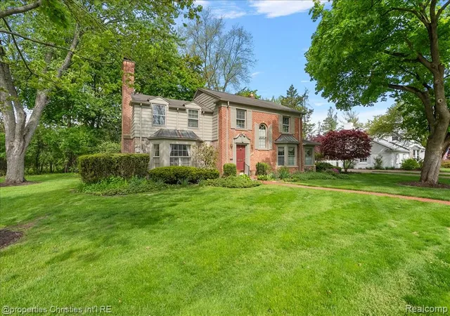 Photo 3 of Single family home for sale at 341 Westwood Dr, Bloomfield Hills, MI 48301 2650 | MLS# 61024385 | Listing updated on 2026-10-11