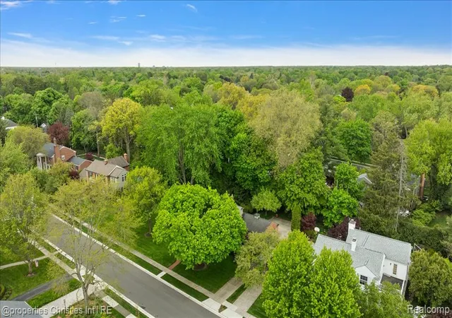 Photo 52 of Single family home for sale at 341 Westwood Dr, Bloomfield Hills, MI 48301 2650 | MLS# 61024385 | Listing updated on 2026-09-12