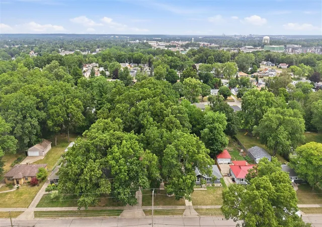 Photo 3 of Sale Pending at 1711 Royal Oak St, Wyoming, MI 49519 | MLS# 70547975 | Listing updated on 2026-08-25
