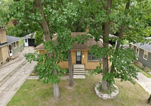 Photo 3 of Sale Pending at 1711 Royal Oak St, Wyoming, MI 49519 | MLS# 70547975 | Listing updated on 2026-08-25