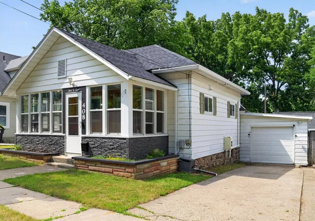 Homes for sale in Greenville, MI | 408 W Orange St, Greenville, MI 48838 | MLS# 70544806