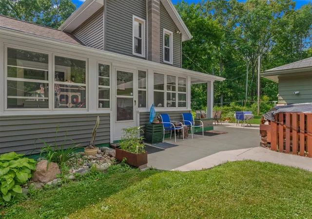 3rd image of 9837 Easton Rd, Rives Junction, MI 49277 | MLS# 70538586