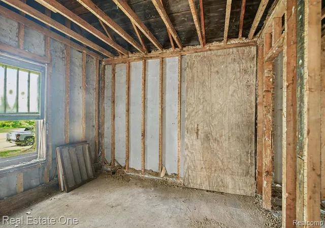 Photo 3 of Sale Pending at 5 3rd Street, Yale, MI 48097 2811 | MLS# 61011380 | Listing updated on 2026-10-28