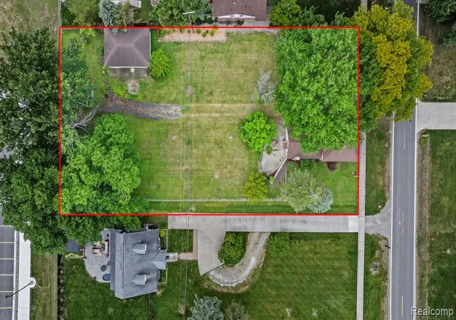 38th image of 7993 Church Rd, Grosse Ile, MI 48138 1341 | MLS# 61001755