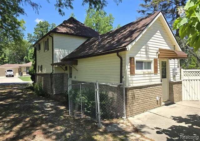 3rd image of 7993 Church Rd, Grosse Ile, MI 48138 1341 | MLS# 61001755