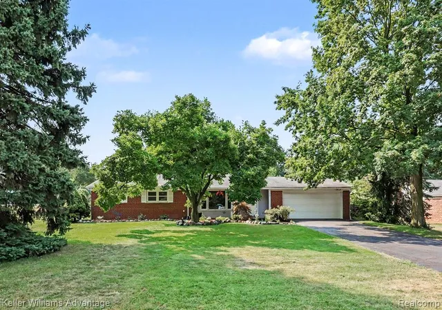 Photo 1 of Single family home for sale at 38625 Morningstar St, Livonia, MI 48152 1024 | MLS# 61021760 | Listing updated on 2026-08-22
