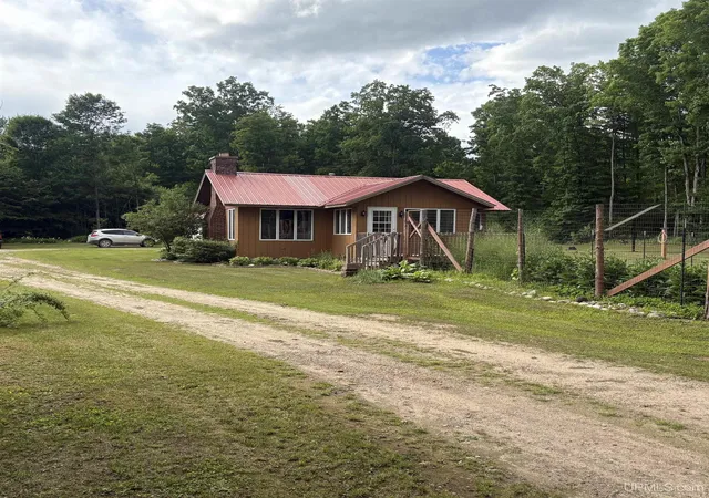 Homes for sale in Rapid River, MI | 12152 Co Rd 442 Rd, Rapid River, MI 49878 | MLS# 50212484