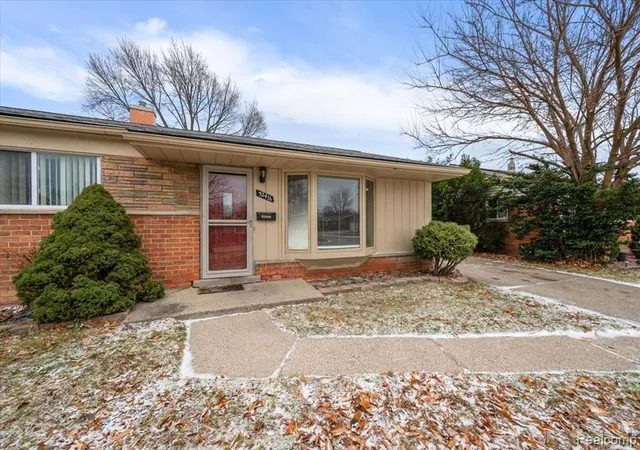 Homes for sale in Warren, MI | 32416 Exeter Dr, Warren, MI 48092 | MLS# 60960785