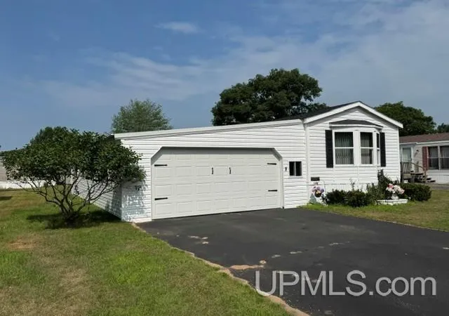 Photo 1 of Single family home for sale at 155 29th Street, Gladstone, MI 49829 | MLS# 50217158 | Listing updated on 2026-09-01